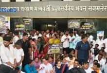 आमदाराचे फ्लेक्स लावायला गुलाम झाले का? संतप्त शेतकऱ्यांच्या आक्रोशानंतर थोरातांचे खडेबोल
